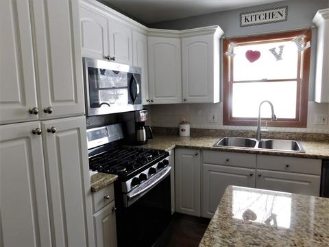 1505 Brook Ln, Aurora, IL 60504 photo 3