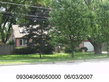 2257 S Wolf Rd, Des Plaines, IL 60018 photo 2