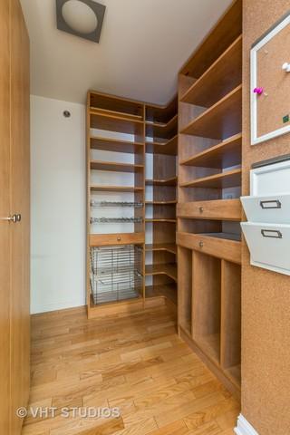 21 E Huron St #3203, Chicago, IL 60611 photo 10