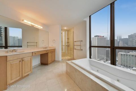 21 E Huron St #3203, Chicago, IL 60611 photo 18