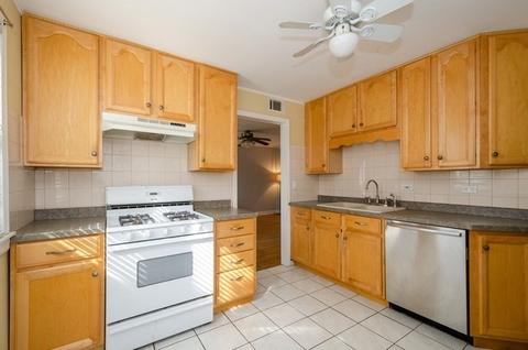 1411 Pitner Ave, Evanston, IL 60201 photo 4