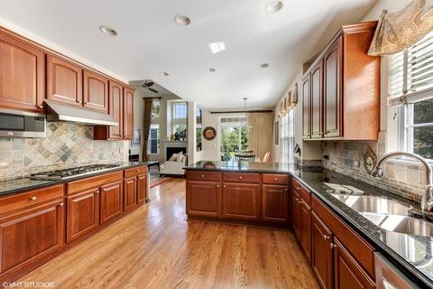1643 Constitution Dr, Glenview, IL 60026 photo 8