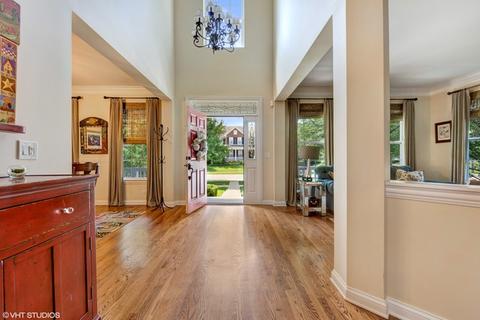 1643 Constitution Dr, Glenview, IL 60026 photo 2