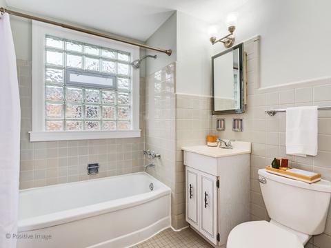 425 Darrow Ave, Evanston, IL 60202 photo 17