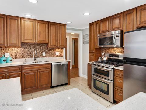 425 Darrow Ave, Evanston, IL 60202 photo 8