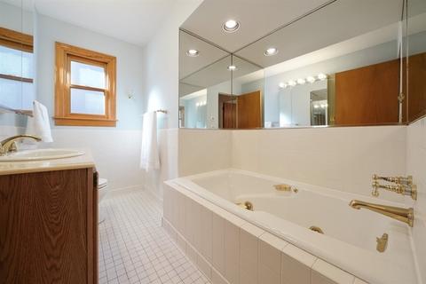 160 E Crescent Ave, Elmhurst, IL 60126 photo 9