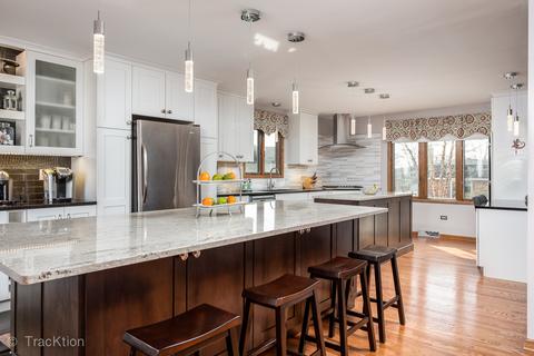7700 Blackberry Ln, Willowbrook, IL 60527 photo 6