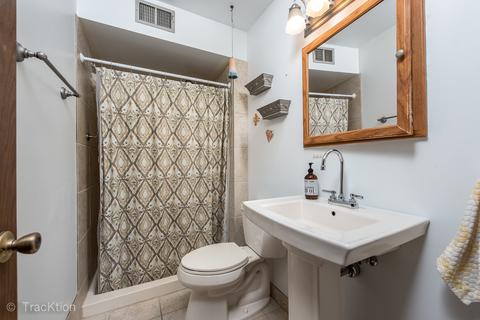 7700 Blackberry Ln, Willowbrook, IL 60527 photo 17