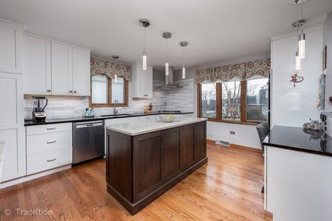 7700 Blackberry Ln, Willowbrook, IL 60527 photo 10