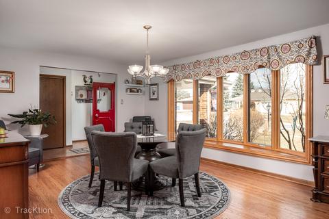 7700 Blackberry Ln, Willowbrook, IL 60527 photo 3