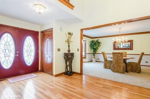 2320 Periwinkle Ln, Algonquin, IL 60102 photo 3
