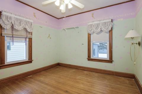 17 N Commonwealth Ave, Elgin, IL 60123 photo 8