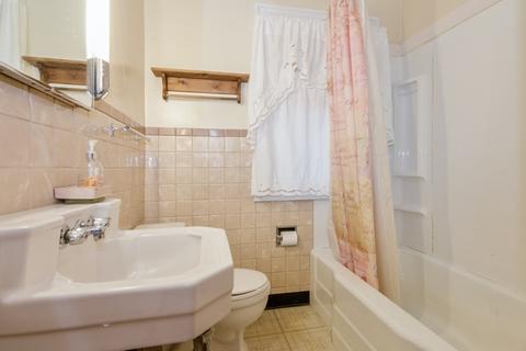 17 N Commonwealth Ave, Elgin, IL 60123 photo 11