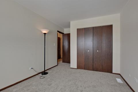 447 Maple Dr, Wheeling, IL 60090 photo 17
