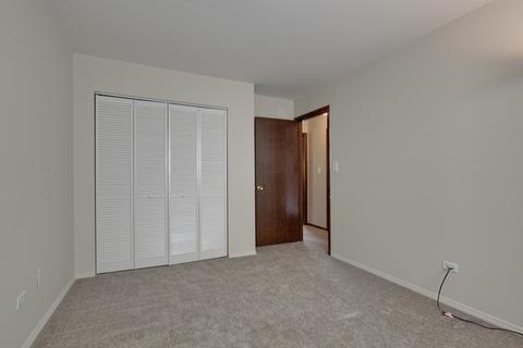 447 Maple Dr, Wheeling, IL 60090 photo 18