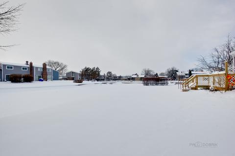 447 Maple Dr, Wheeling, IL 60090 photo 30