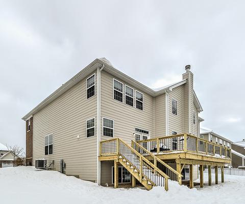 3695 Thornhill Dr, Elgin, IL 60124 photo 7