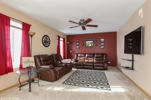824 Grant Dr, Minooka, IL 60447 photo 5