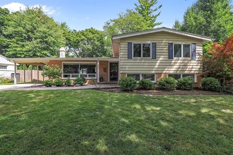 473 Pine Ct, Lake Bluff, IL 60044 photo 1