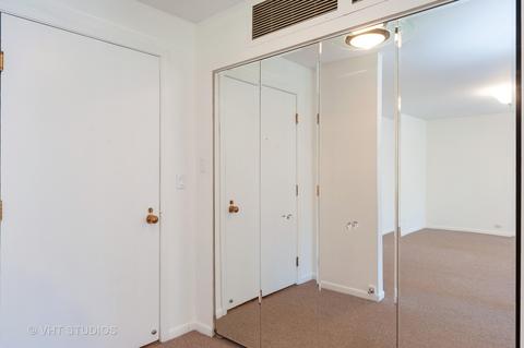 2000 Chestnut Ave #112, Glenview, IL 60025 photo 3