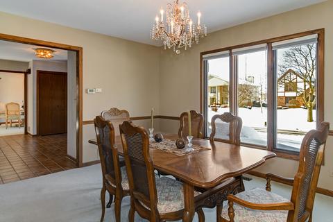8517 Heather Dr, Burr Ridge, IL 60527 photo 8