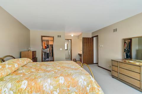 8517 Heather Dr, Burr Ridge, IL 60527 photo 18