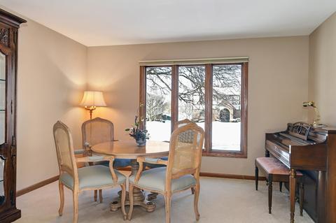 8517 Heather Dr, Burr Ridge, IL 60527 photo 5