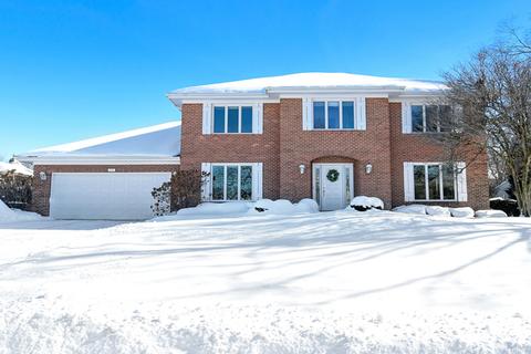 8517 Heather Dr, Burr Ridge, IL 60527 photo 1