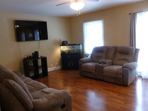202 E Maxon Ln, Streamwood, IL 60107 photo 3