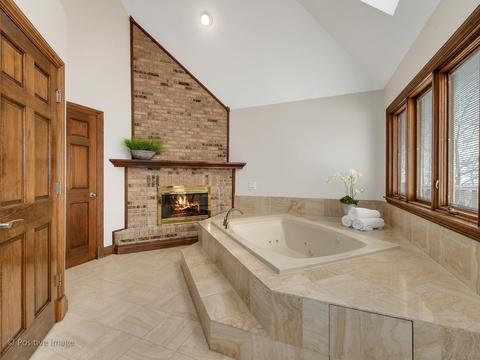140 Circle Ridge Dr, Burr Ridge, IL 60527 photo 22