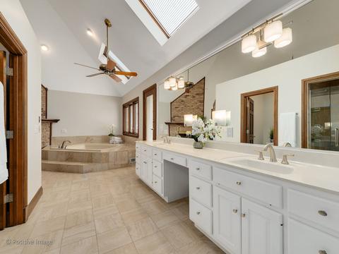 140 Circle Ridge Dr, Burr Ridge, IL 60527 photo 21