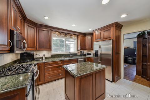 608 W Franklin St, Wheaton, IL 60187 photo 3