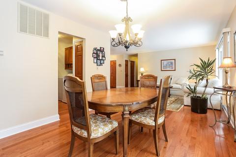 865 Harrison Ln, Hoffman Estates, IL 60192 photo 9