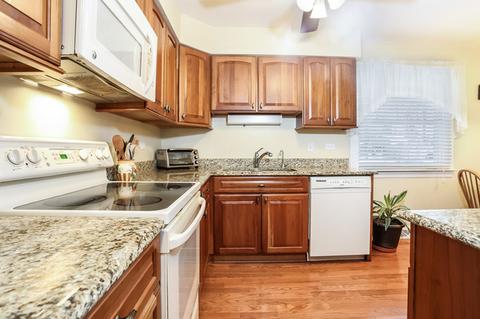 865 Harrison Ln, Hoffman Estates, IL 60192 photo 12