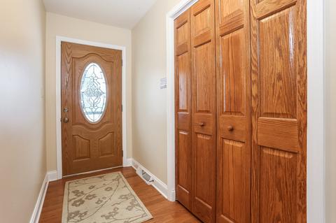 865 Harrison Ln, Hoffman Estates, IL 60192 photo 3