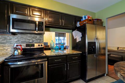 210 Windsor Ln #D, Willowbrook, IL 60527 photo 5