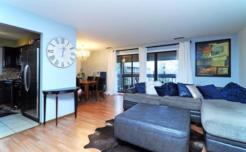 210 Windsor Ln #D, Willowbrook, IL 60527 photo 3