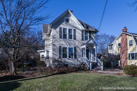 712 N Wheaton Ave, Wheaton, IL 60187 photo 1