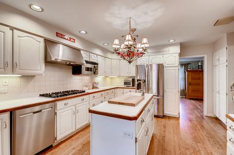 26 W234 Tomahawk Dr, Wheaton, IL 60189 photo 10