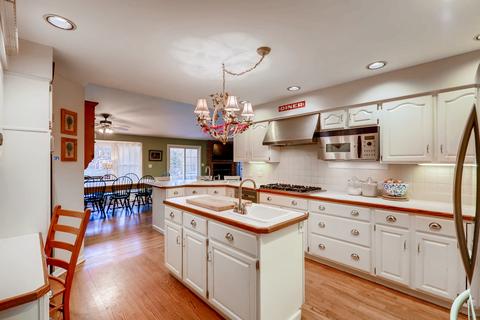 26 W234 Tomahawk Dr, Wheaton, IL 60189 photo 7