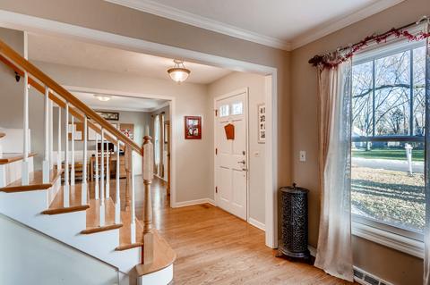 26 W234 Tomahawk Dr, Wheaton, IL 60189 photo 3