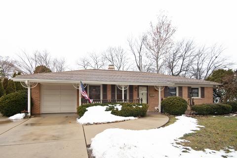 104 Wilshire Dr, Wheeling, IL 60090 photo 1