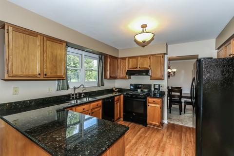 101 Hampton St, Cary, IL 60013 photo 8
