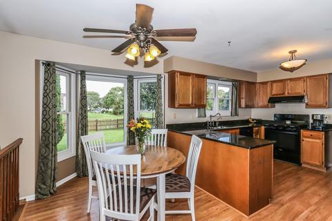 101 Hampton St, Cary, IL 60013 photo 11