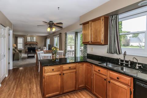 101 Hampton St, Cary, IL 60013 photo 10
