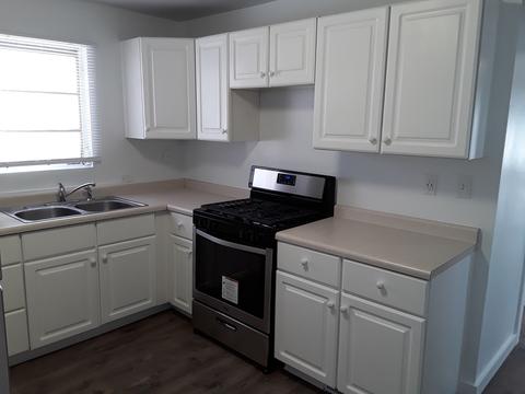 204 W Riverside Dr, Mchenry, IL 60051 photo 4