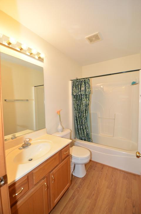 1061 E Danbury Dr, Cary, IL 60013 photo 11