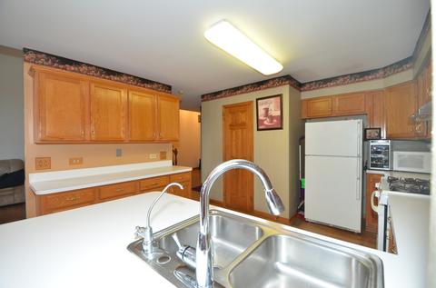 1061 E Danbury Dr, Cary, IL 60013 photo 6