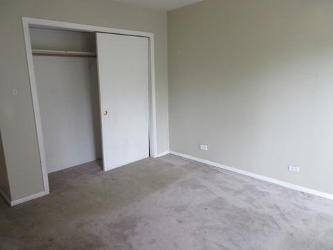 1810 Kenneth Cir, Elgin, IL 60120 photo 9