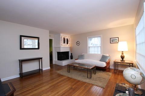 708 Center St, Mchenry, IL 60050 photo 4